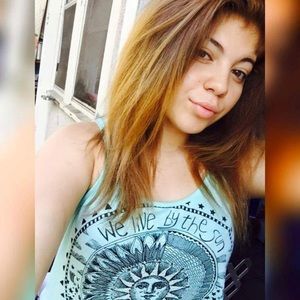 Meet your Posher, Monique